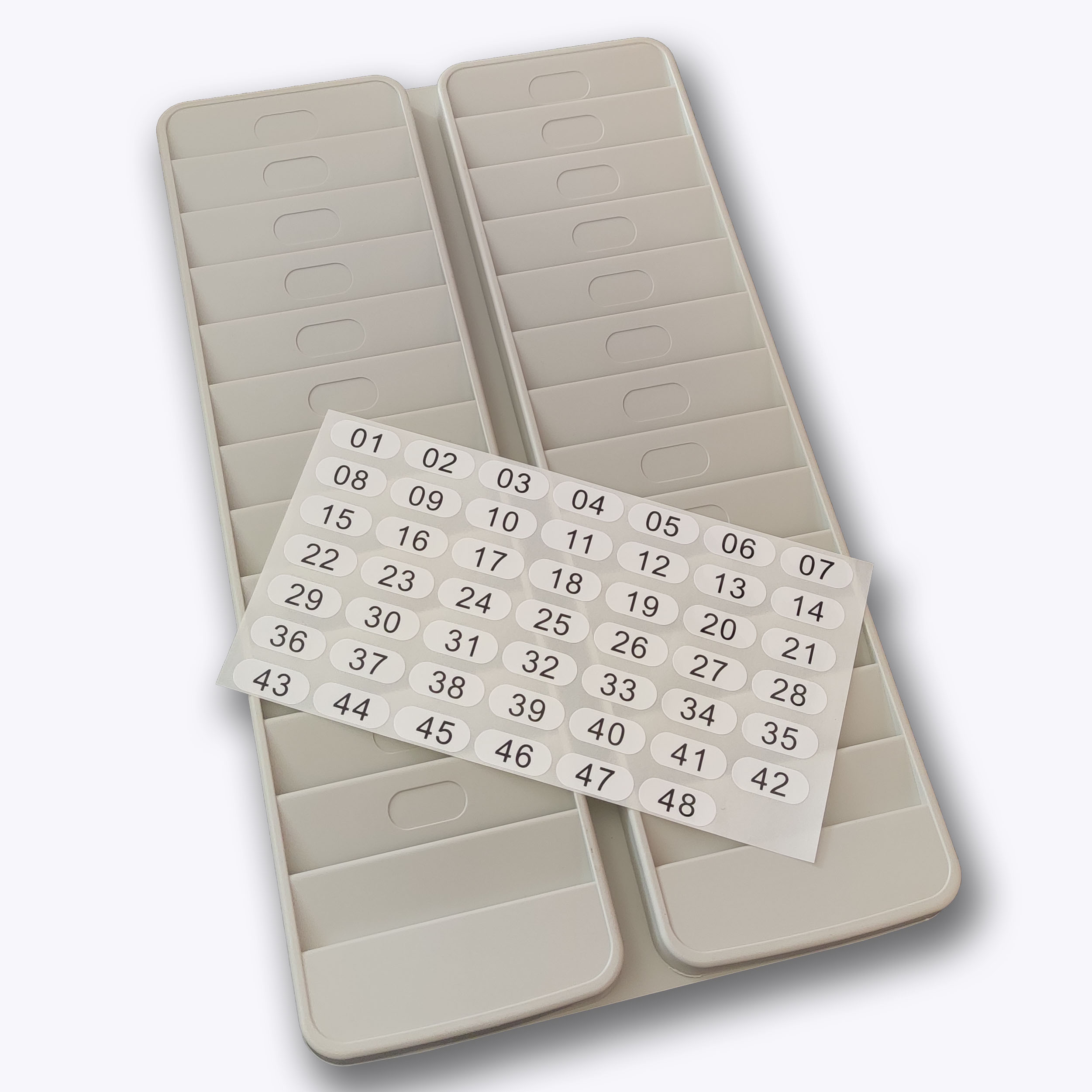 CASELLARIO PORTABADGE DA 24 POSTI  IN PVC DA PARETE, MURO.